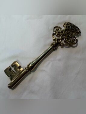 Ornate Solid Shiny Brass Skeleton Key Paperweight – Ralph Lauren Style